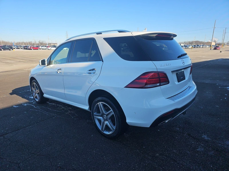 Mercedes-Benz GLE 350 AMG* 4MATIC* Harman/Kardon* Ambient* Пано* Подгрев, снимка 6 - Автомобили и джипове - 48689947