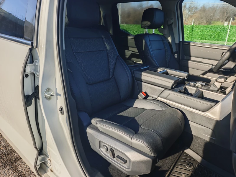 Toyota Tundra i-FORCE MAX Full Hybrid 4WD Limited 6000km, снимка 13 - Автомобили и джипове - 52732667