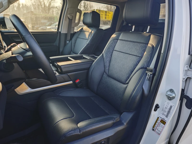 Toyota Tundra i-FORCE MAX Full Hybrid 4WD Limited 6000km, снимка 11 - Автомобили и джипове - 52732667