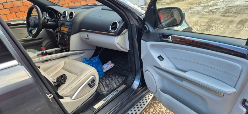 Mercedes-Benz GL 550, снимка 9 - Автомобили и джипове - 53385672