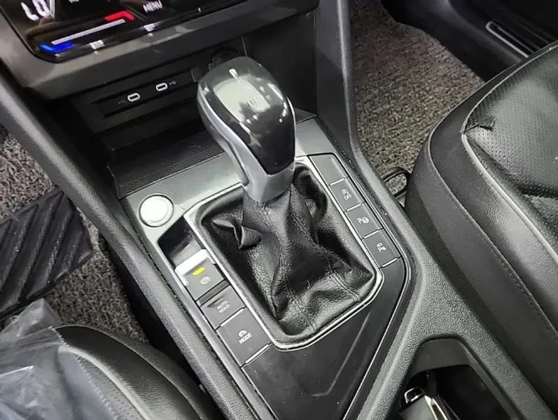 VW Tiguan 2.0 TSI PRESTIGE, снимка 8 - Автомобили и джипове - 55351629