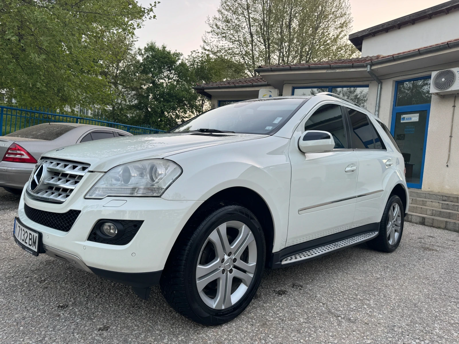 Mercedes-Benz ML 320  - изображение 6