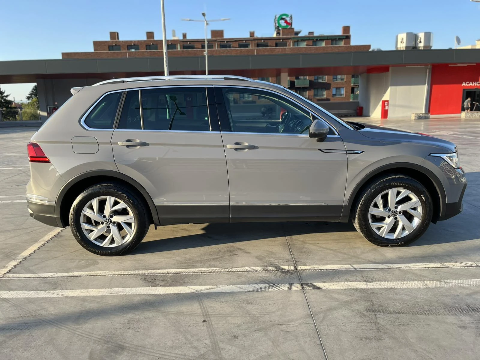 VW Tiguan 2.0 TDI 4motion FACELIFT - изображение 5