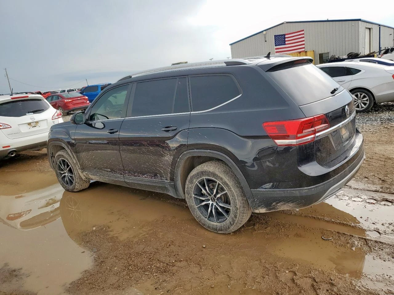 VW Atlas S FWD 235кс * Възможност за лизинг*  - изображение 2