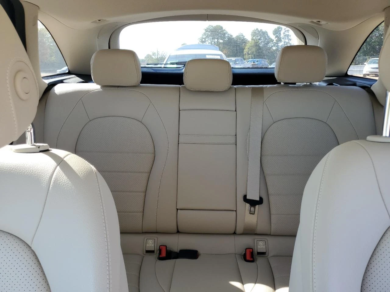 Mercedes-Benz GLC 300 4MATIC / Keyless / КОЖА / ПОДГРЕВ / ОБДУХВ. / Кожa - изображение 10