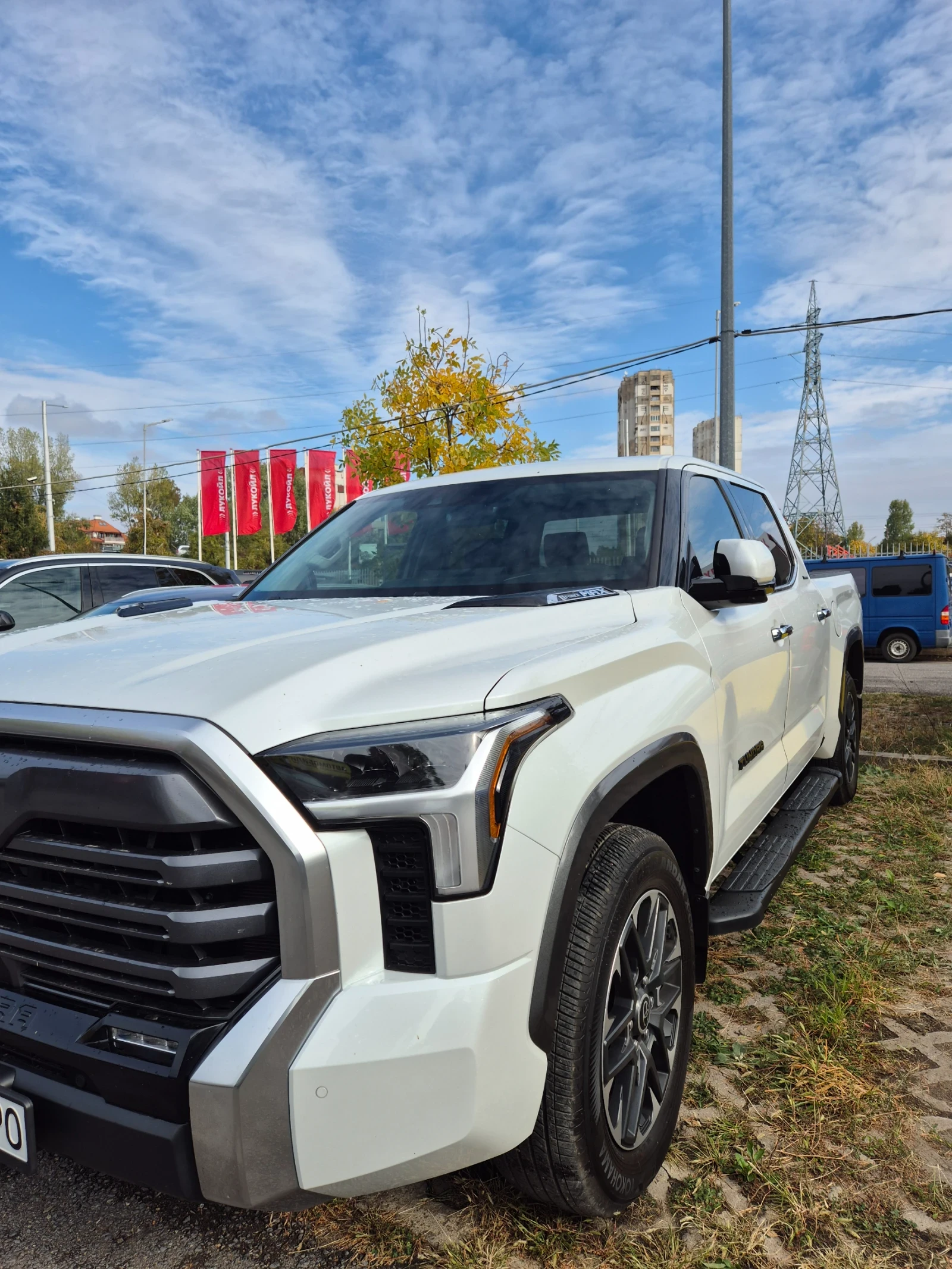 Toyota Tundra i-FORCE MAX Full Hybrid 4WD Limited PANORAMA  