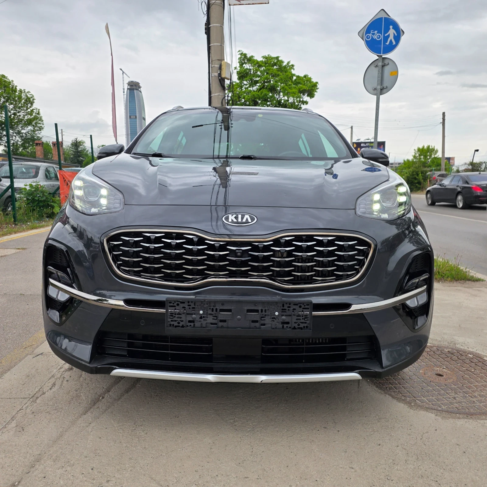 Kia Sportage 119x.km 1.6CRDI GT-Line AWD 136k.s - КАТО НОВА !!!, снимка 2 - Автомобили и джипове - 54478181