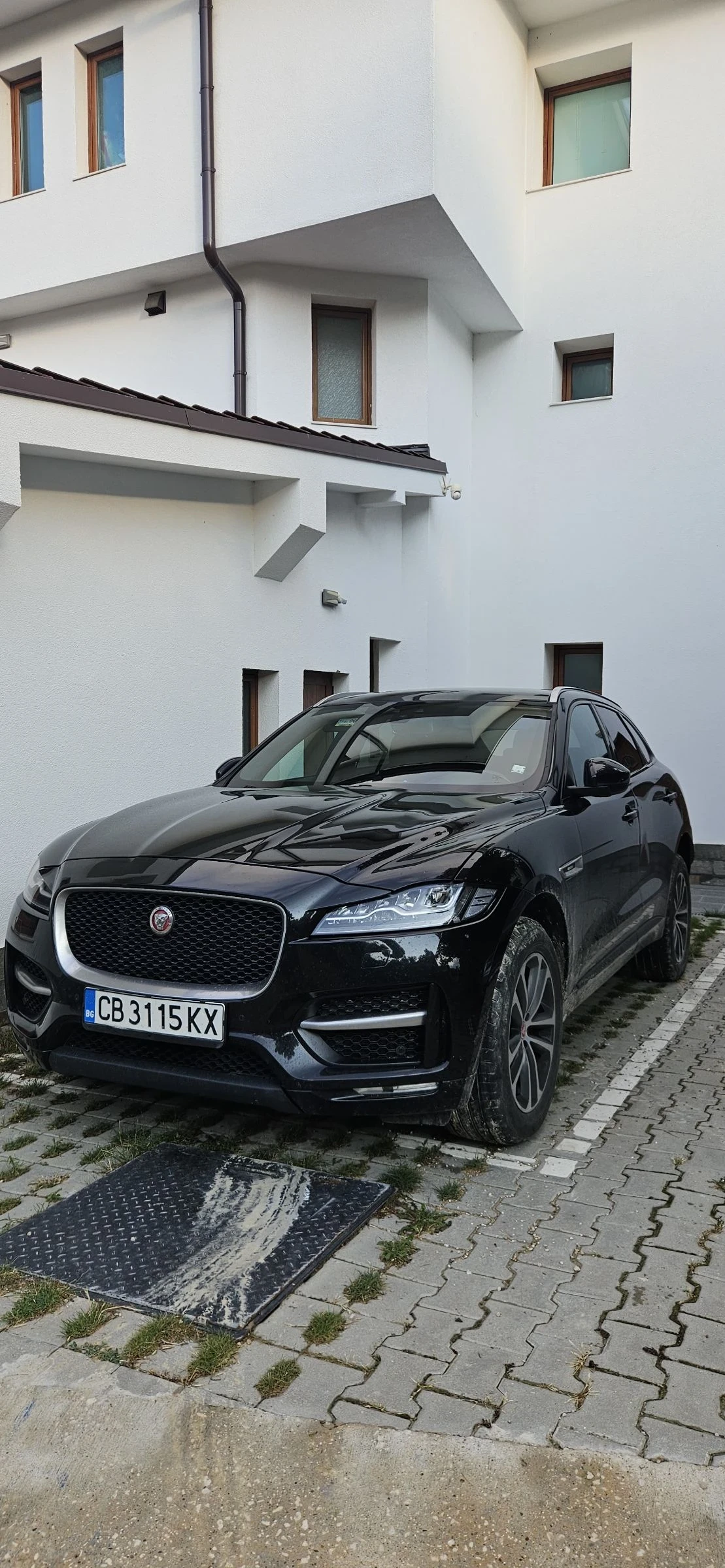 Jaguar F-PACE R