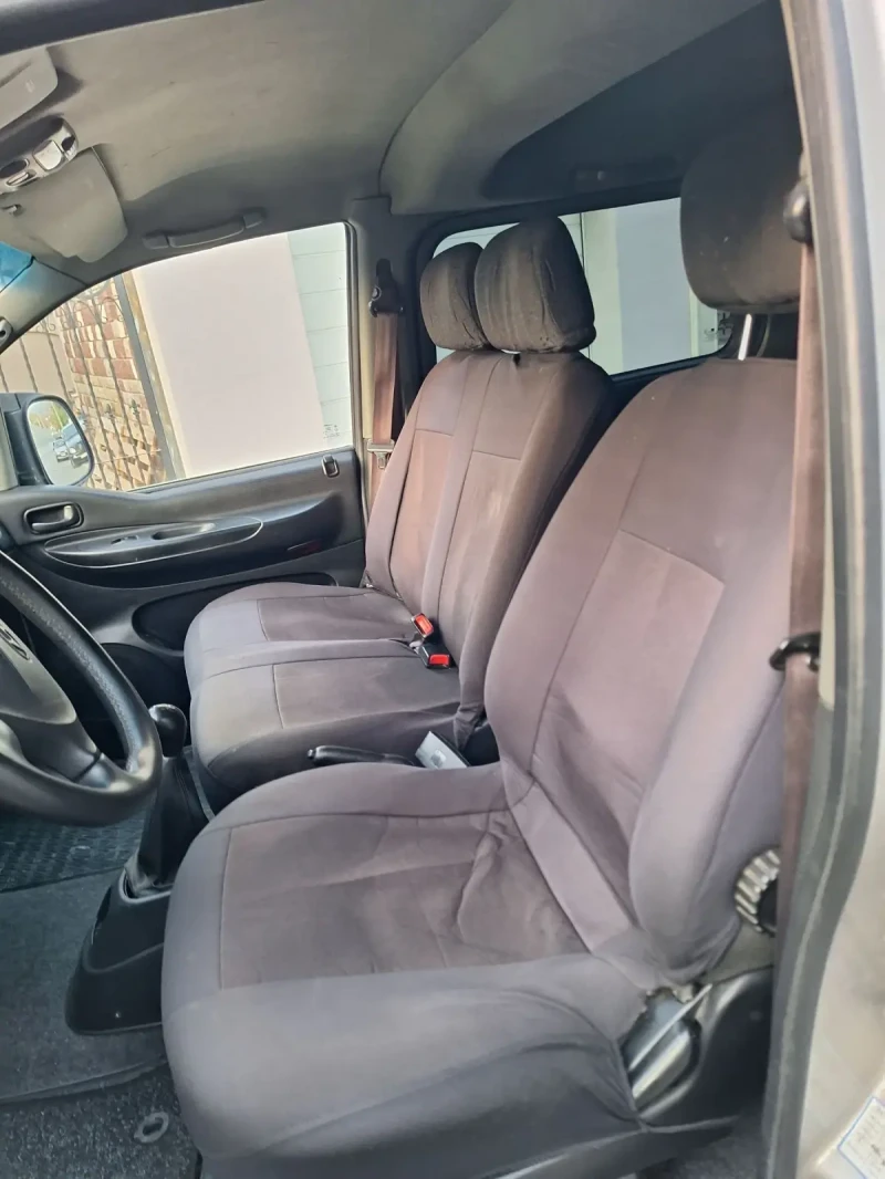 Hyundai H1 Starex 2.5, снимка 6 - Бусове и автобуси - 47827915