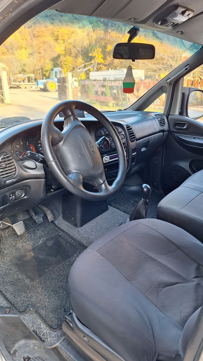 Hyundai H1 Starex 2.5, снимка 12 - Бусове и автобуси - 47827915