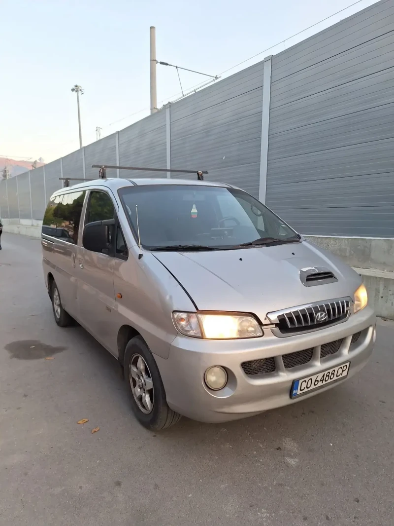 Hyundai H1 Starex 2.5, снимка 1 - Бусове и автобуси - 47827915