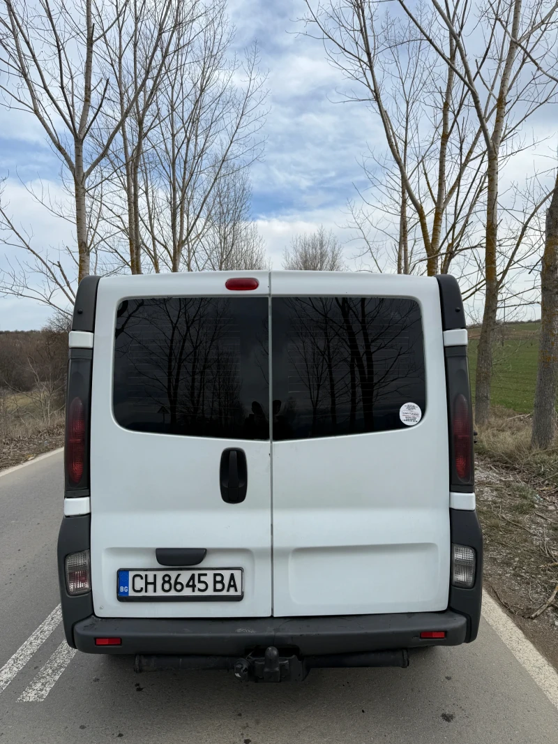 Opel Vivaro 2.5 , снимка 6 - Бусове и автобуси - 48890365