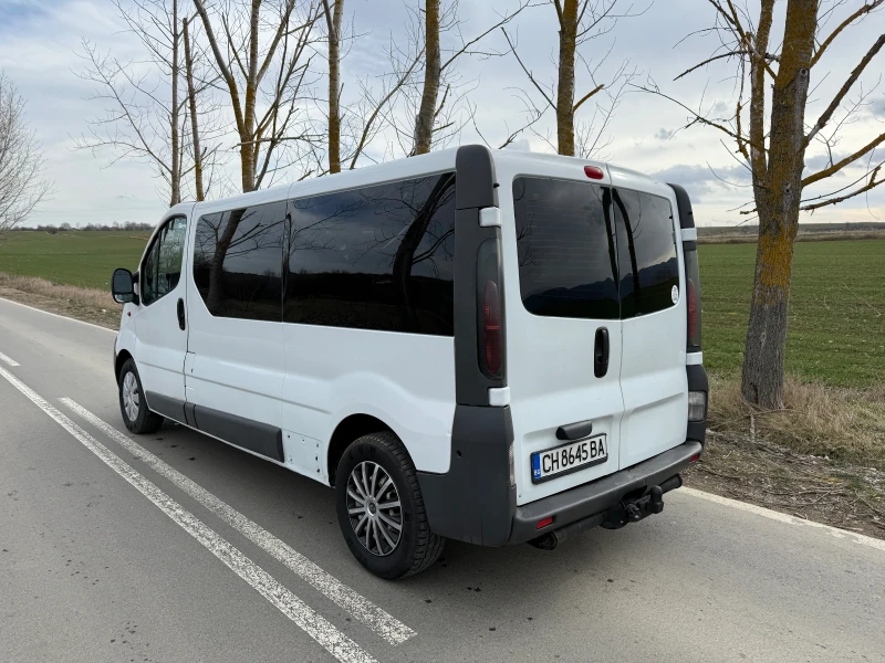 Opel Vivaro 2.5 , снимка 5 - Бусове и автобуси - 48890365