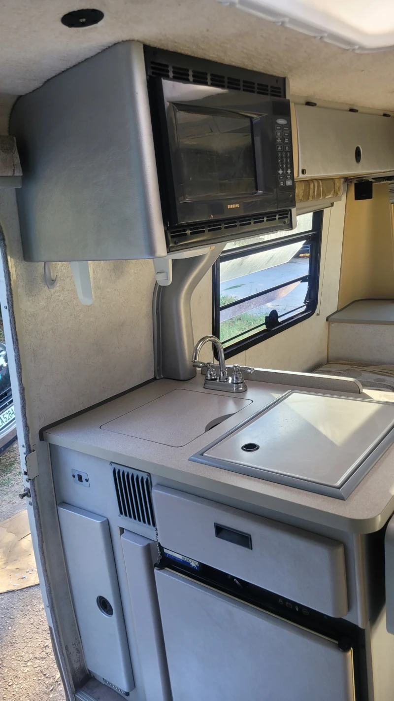 Кемпер VW Rialta Winnebago , снимка 7 - Каравани и кемпери - 53519392