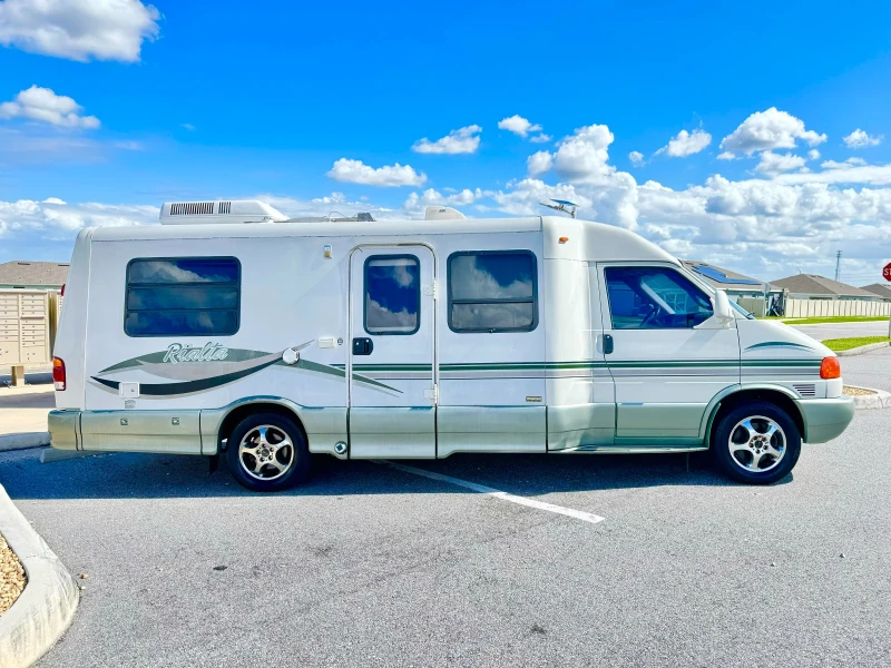 Кемпер VW Rialta Winnebago 