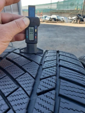 Гуми Зимни 255/40R20, снимка 8
