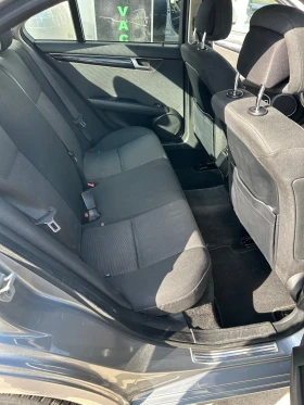 Mercedes-Benz C 200 обслужен, снимка 6