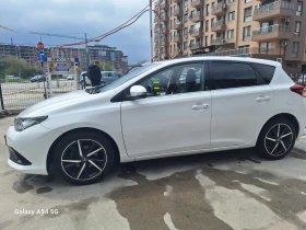 Toyota Auris 1.2 turbo  4 цилиндъра, снимка 2