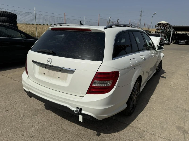 Mercedes-Benz C 220 2.2, снимка 3 - Автомобили и джипове - 46444030