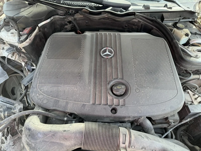 Mercedes-Benz C 220 2.2, снимка 9 - Автомобили и джипове - 46444030