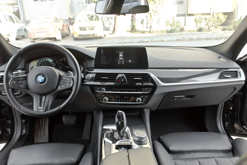 BMW 530 D* Facelift* M5 Paket, снимка 12 - Автомобили и джипове - 47539438