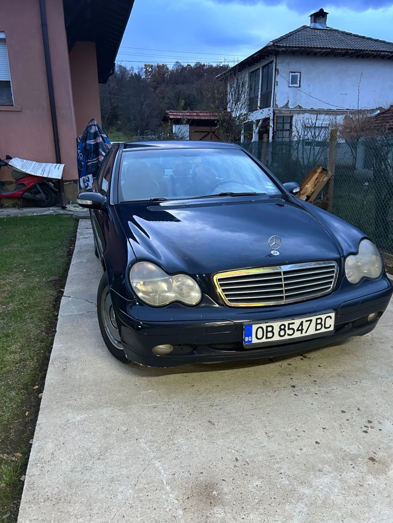 Mercedes-Benz C 220, снимка 3 - Автомобили и джипове - 48041952