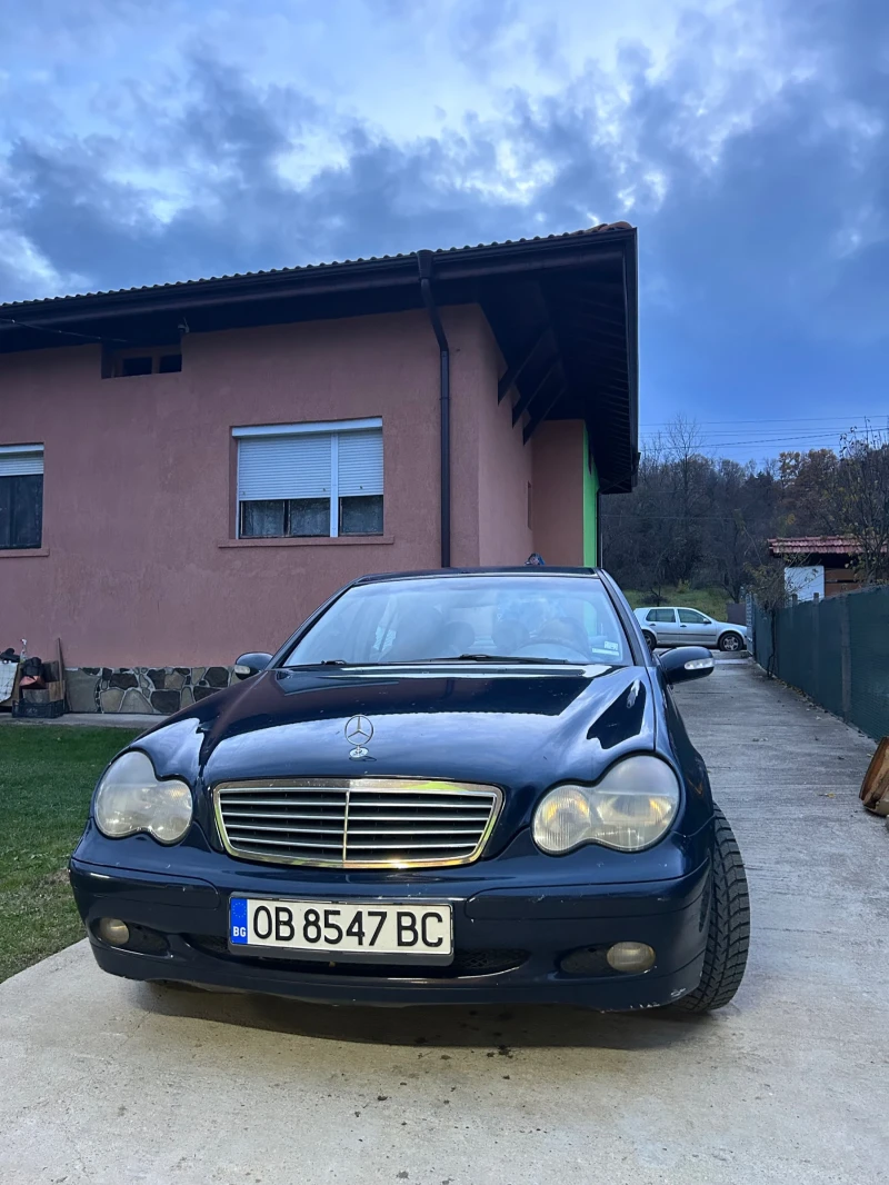 Mercedes-Benz C 220, снимка 1 - Автомобили и джипове - 48041952