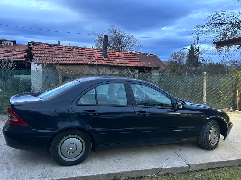 Mercedes-Benz C 220, снимка 5 - Автомобили и джипове - 48041952