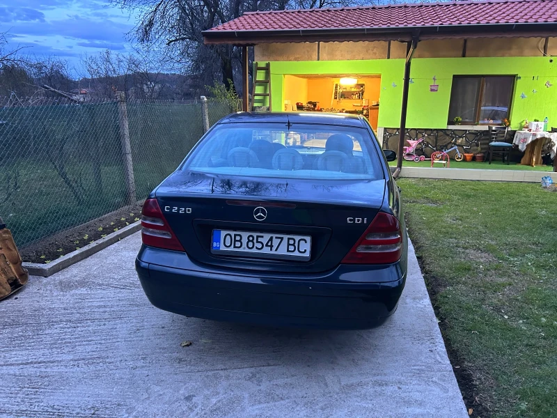 Mercedes-Benz C 220, снимка 6 - Автомобили и джипове - 48041952