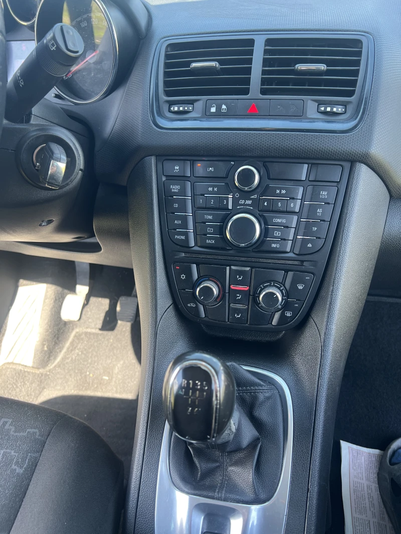 Opel Meriva 1.4 turbo, снимка 11 - Автомобили и джипове - 50044972