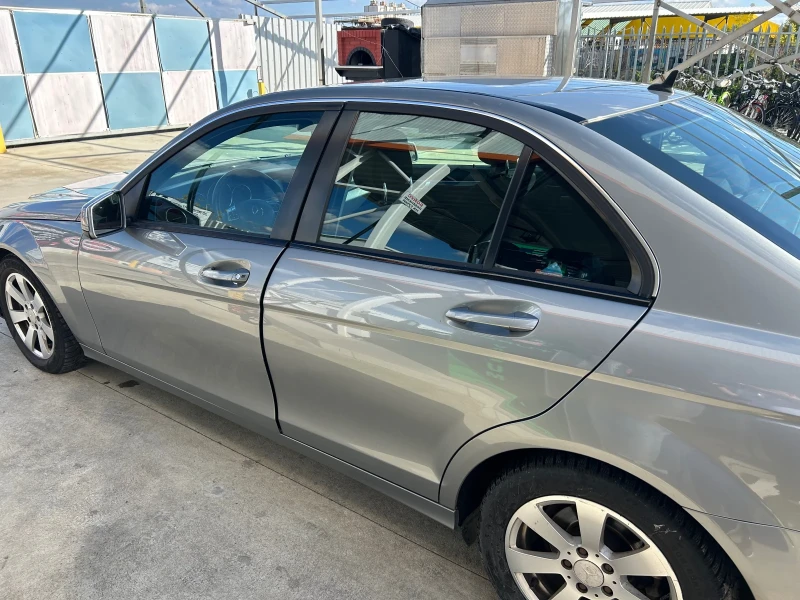 Mercedes-Benz C 200, снимка 3 - Автомобили и джипове - 52766529