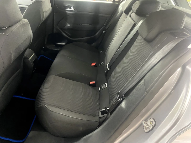 Peugeot 308 1.6HDI Hatchback, снимка 10 - Автомобили и джипове - 52890523