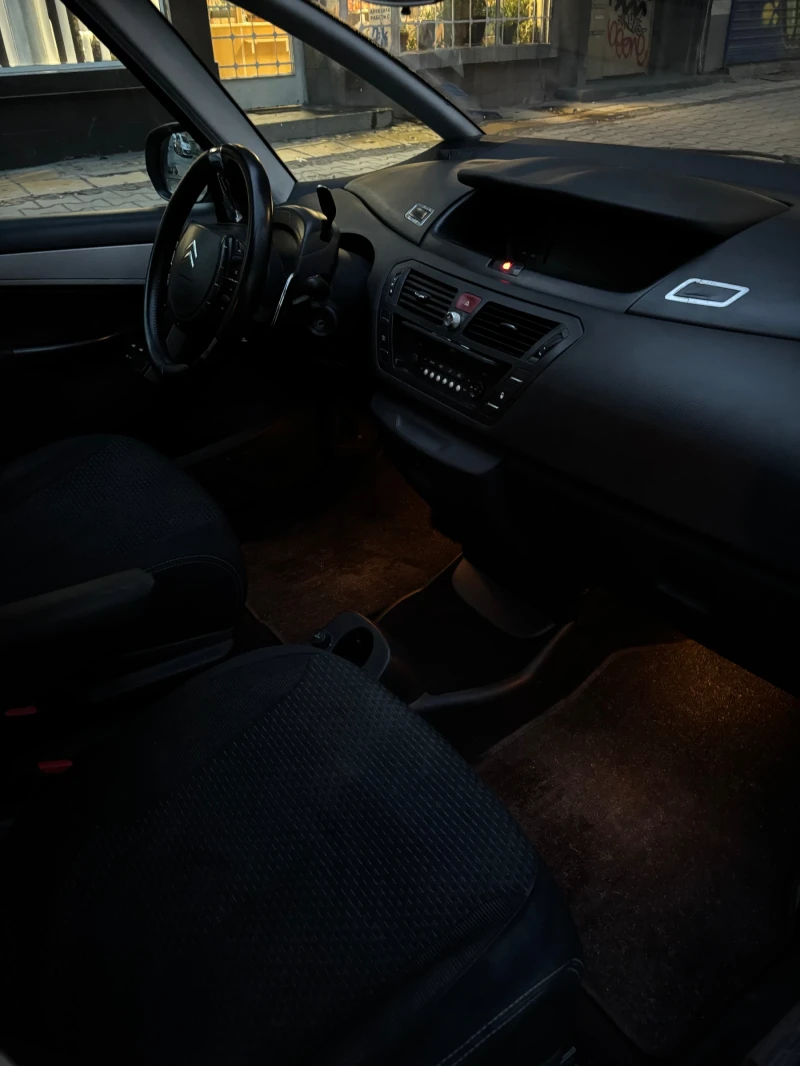 Citroen Grand C4 Picasso, снимка 10 - Автомобили и джипове - 53180253