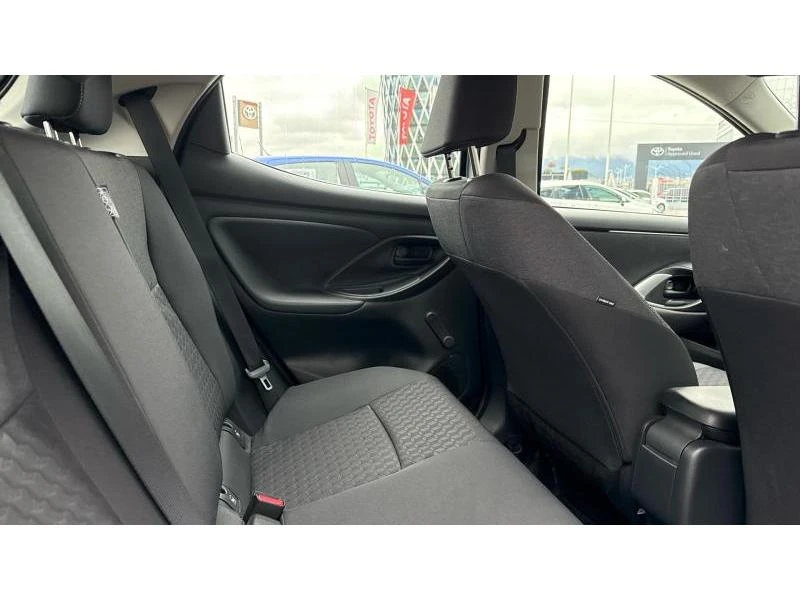 Toyota Yaris 1.5 HSD DYNAMIC - изображение 7