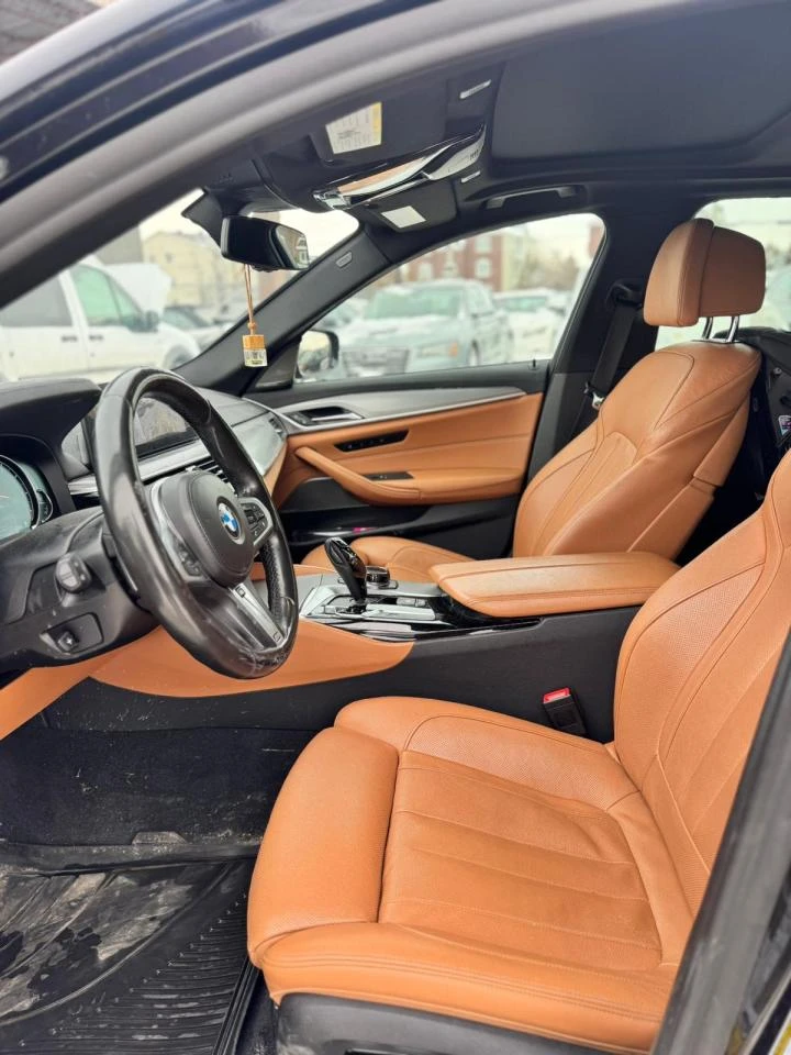 BMW 550 M* HARMAN* PERFORMANCE* HEAD-UP* PANO* 360*  - изображение 10