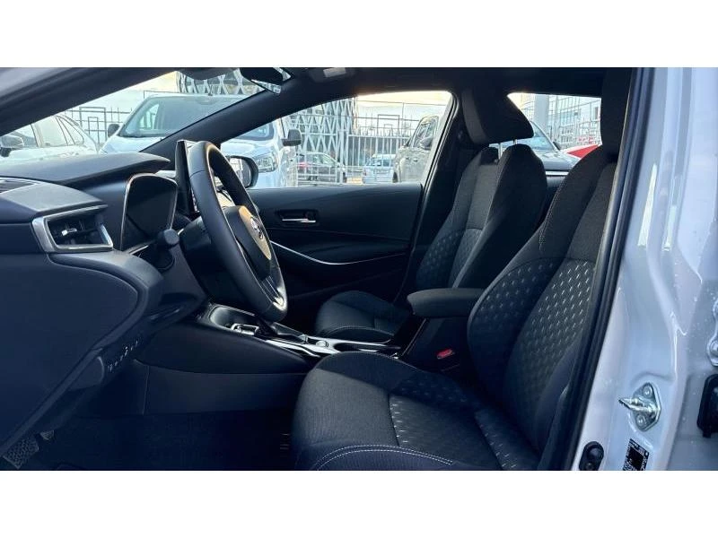 Toyota Corolla 1.8 HSD TS Executive MY25 - НОВА, снимка 12 - Автомобили и джипове - 53596287