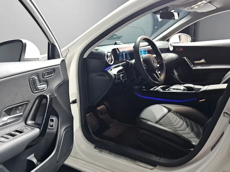 Mercedes-Benz A 220, снимка 9 - Автомобили и джипове - 55841970