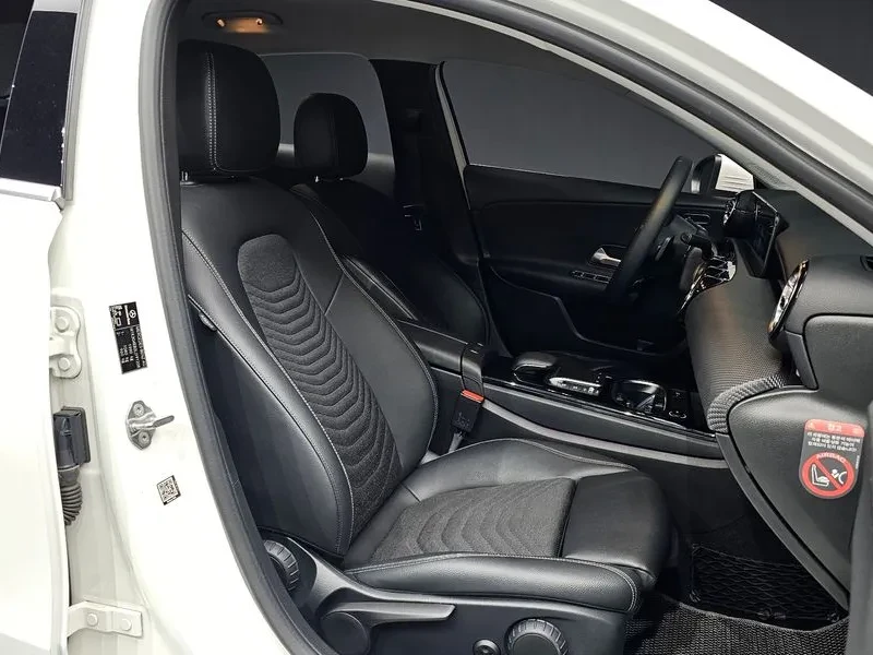 Mercedes-Benz A 220, снимка 10 - Автомобили и джипове - 55841970