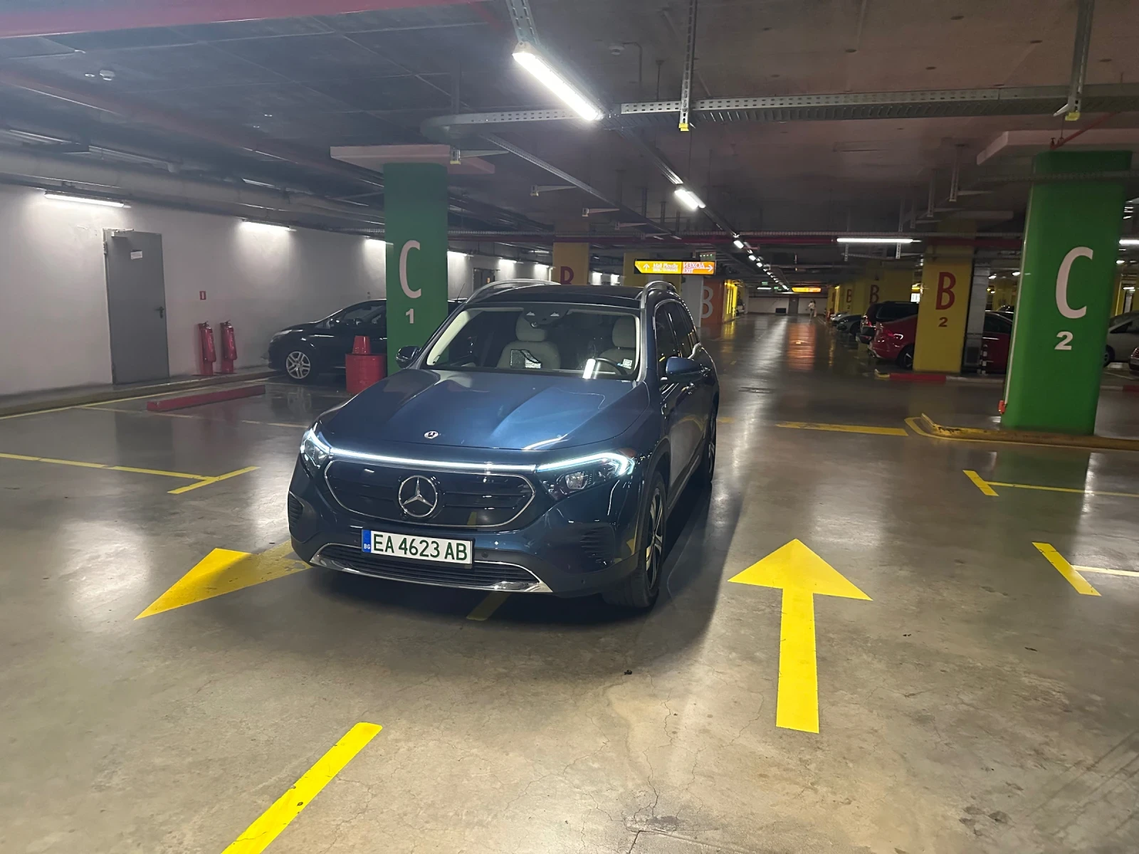 Mercedes-Benz EQB EQB 350 /292 hp/ PANO/BURM/HEAD-UP4 MATIC   лизинг, снимка 1