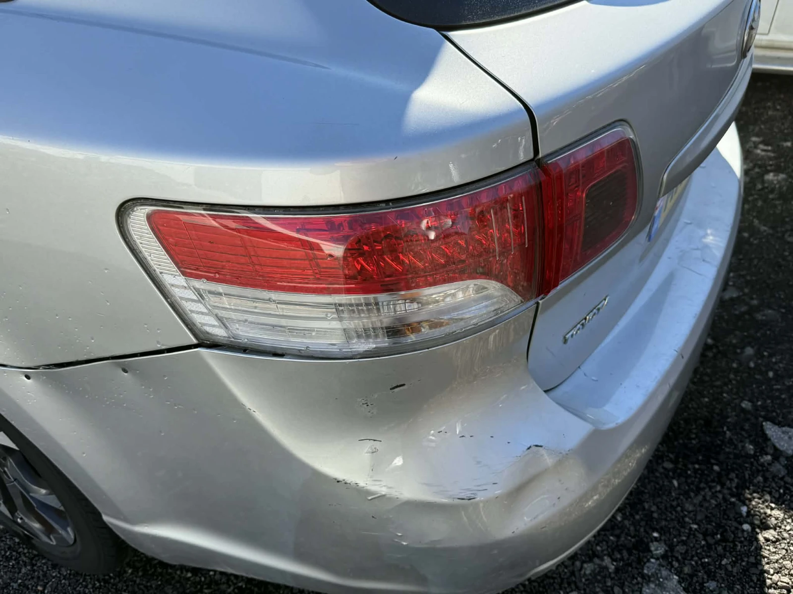 Toyota Avensis 2. 2 D-CAT (177 к. с. ) НА ЧАСТИ  , снимка 14 - Автомобили и джипове - 52982437