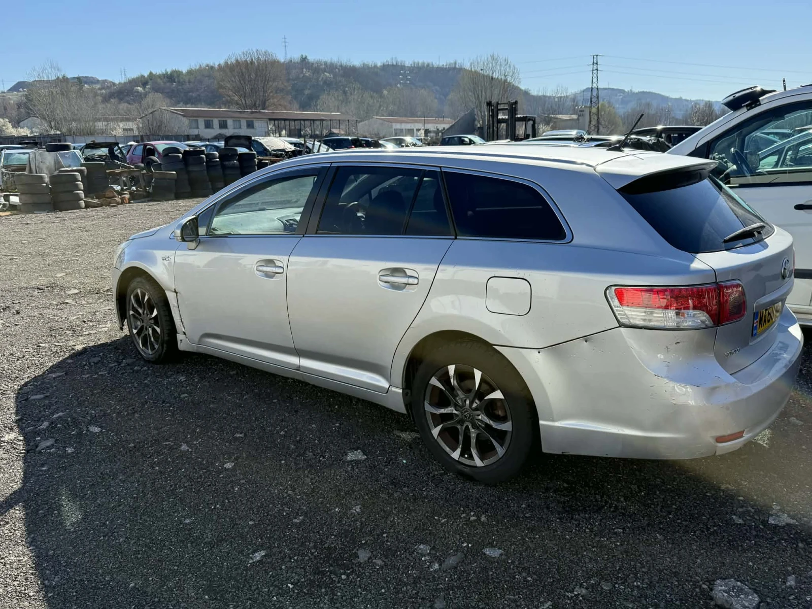 Toyota Avensis 2. 2 D-CAT (177 к. с. ) НА ЧАСТИ  , снимка 3 - Автомобили и джипове - 52982437