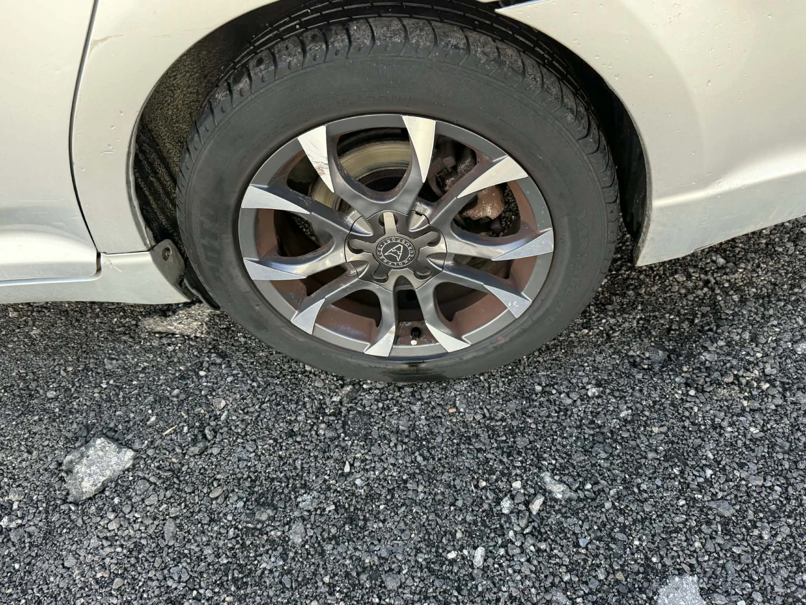 Toyota Avensis 2. 2 D-CAT (177 к. с. ) НА ЧАСТИ  , снимка 9 - Автомобили и джипове - 52982437