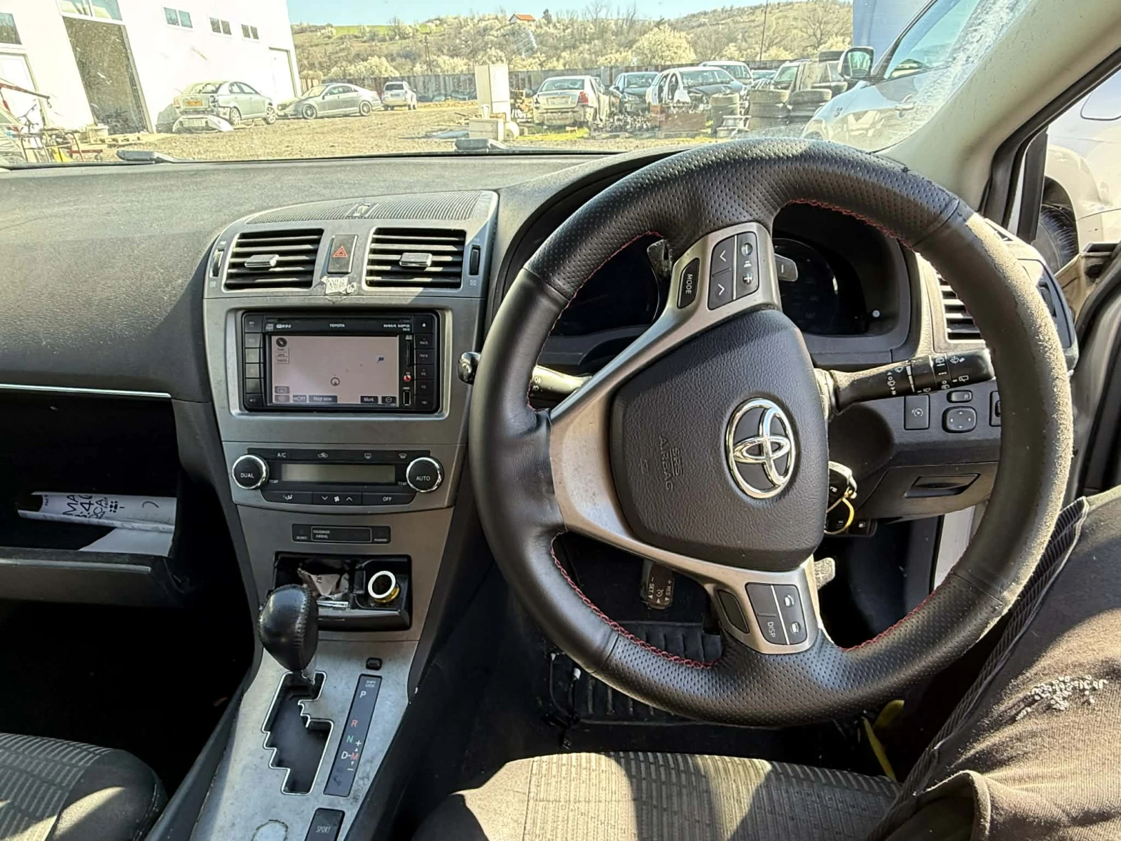 Toyota Avensis 2. 2 D-CAT (177 к. с. ) НА ЧАСТИ  , снимка 16 - Автомобили и джипове - 52982437