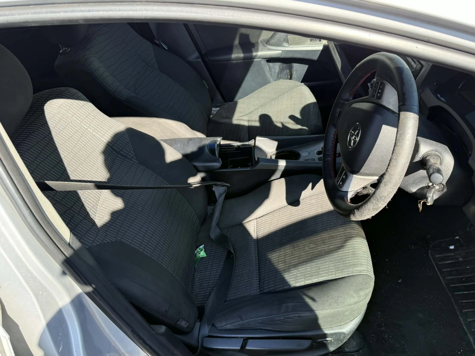 Toyota Avensis 2. 2 D-CAT (177 к. с. ) НА ЧАСТИ  , снимка 15 - Автомобили и джипове - 52982437