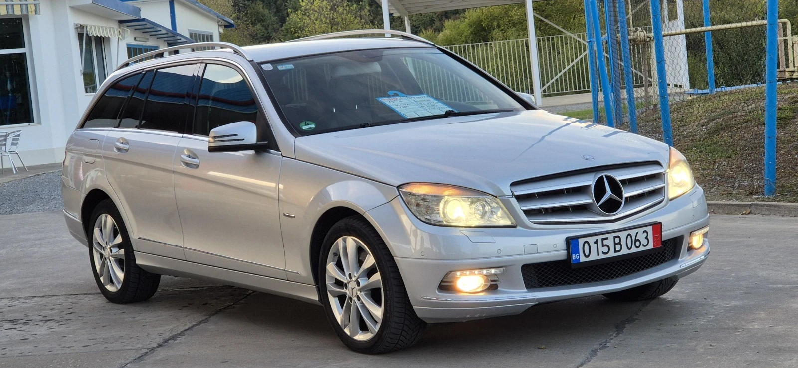 Mercedes-Benz C 320 3.2CDI V6* АВТОМАТИК* 4Х4* НАВИГАЦИЯ - изображение 3