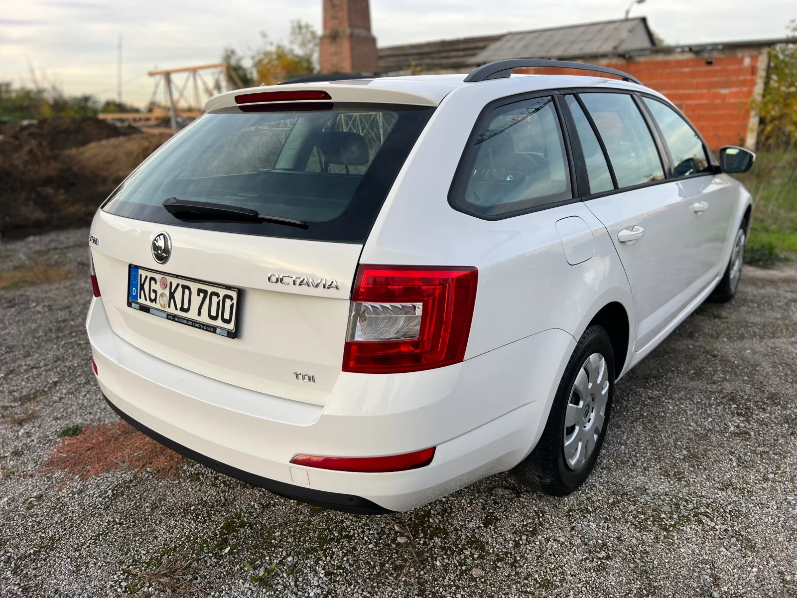 Skoda Octavia 1.6TDI///Avtomatik - изображение 4