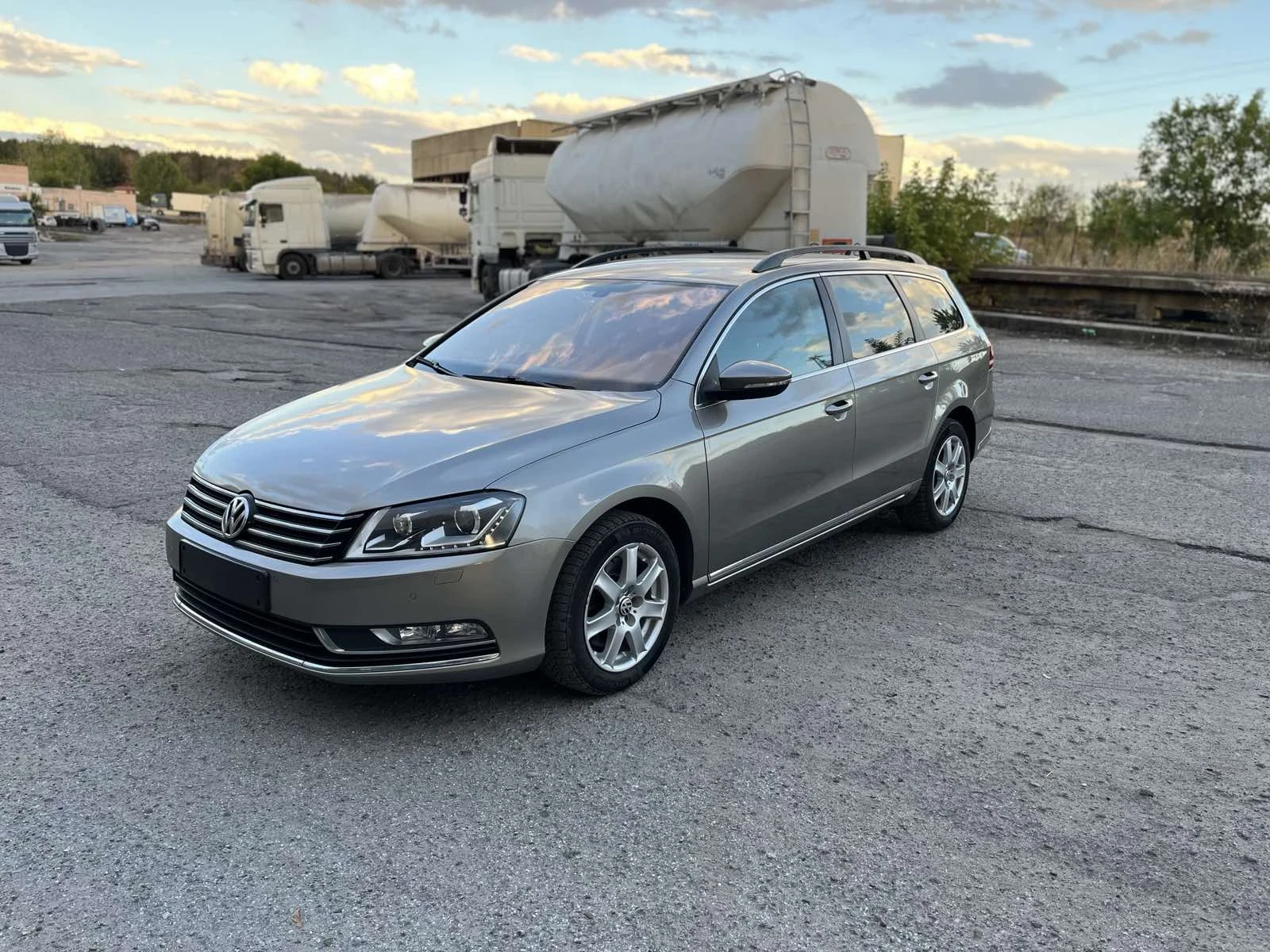 VW Passat 2.0 TDI HIGHLINE  - [1] 