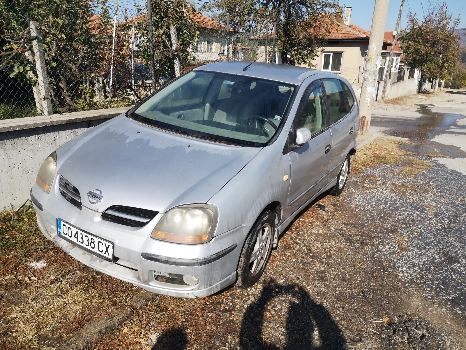 Nissan Almera tino 2.2d - изображение 2