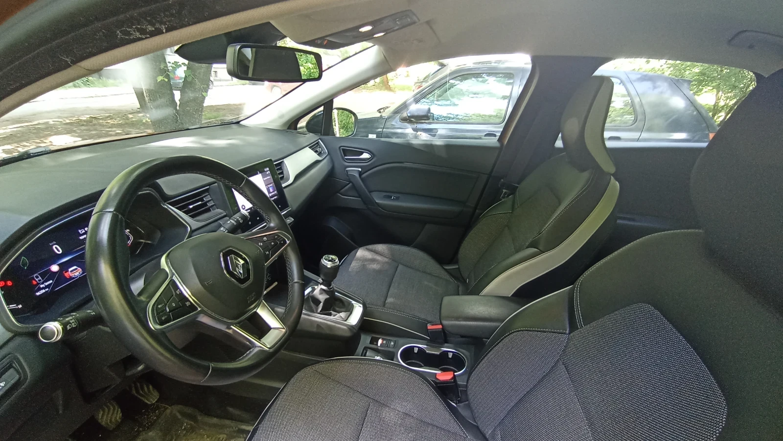 Renault Captur Intense 1.00 - изображение 9
