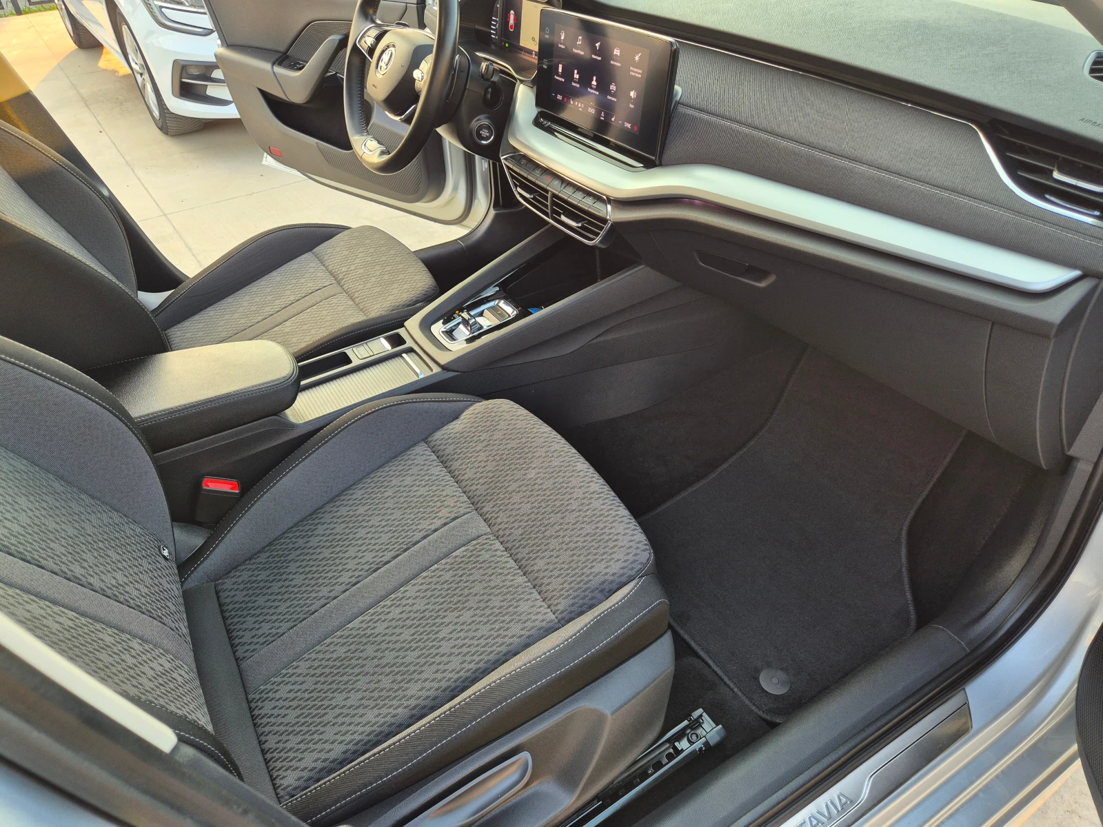 Skoda Octavia STYLE 2.0TDI А/Т 150кс - изображение 9